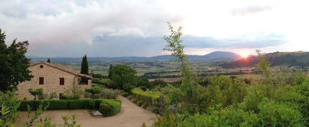 Agriturismo Le Colombe Asís Exterior foto