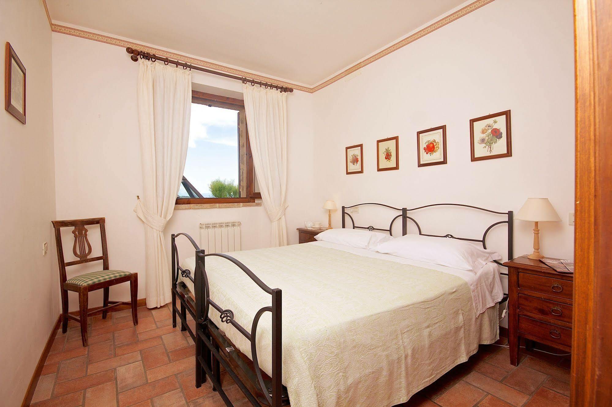 Agriturismo Le Colombe Asís Exterior foto